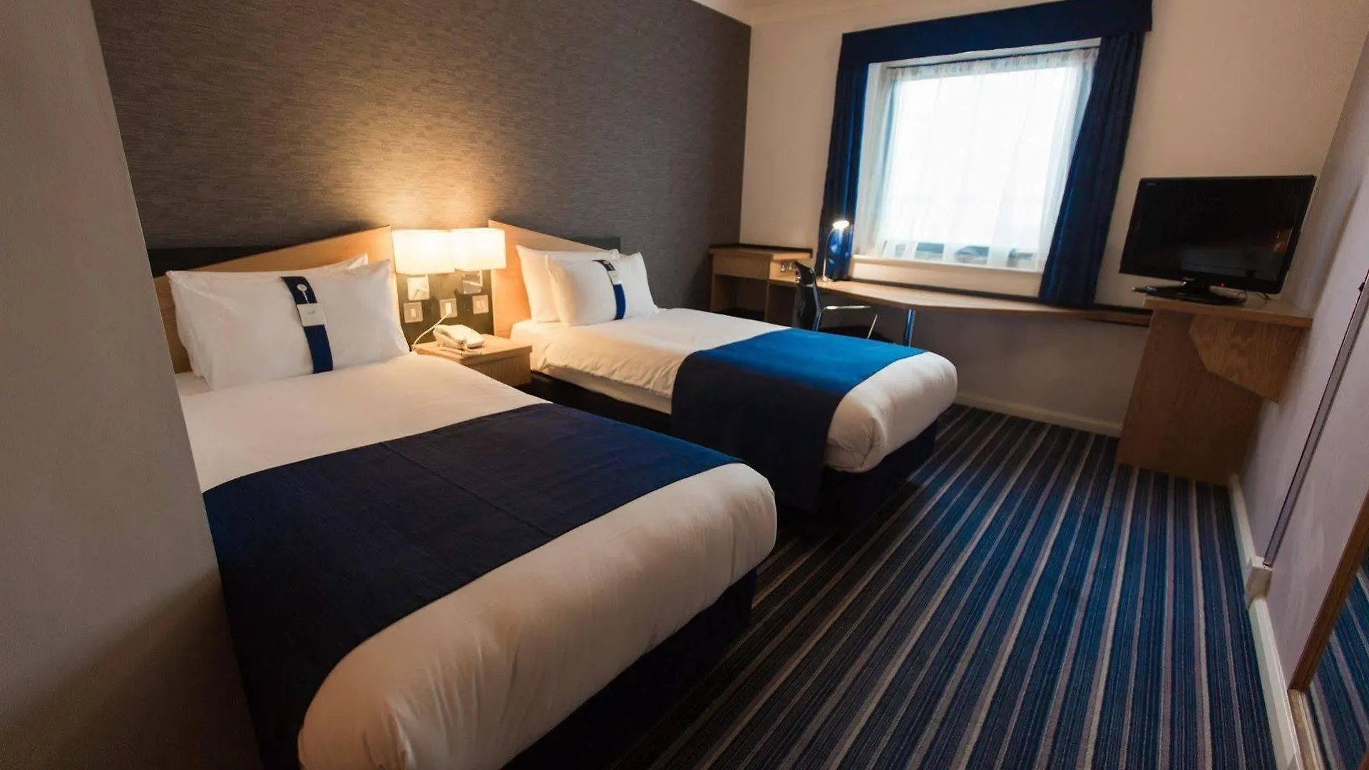 Holiday Inn Express London Stratford By Ihg 3*,